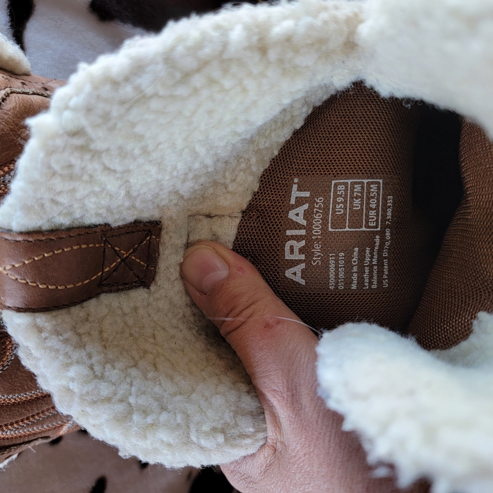 Ariat Shearling-Lined Brown Interior - Picture 9 of 9